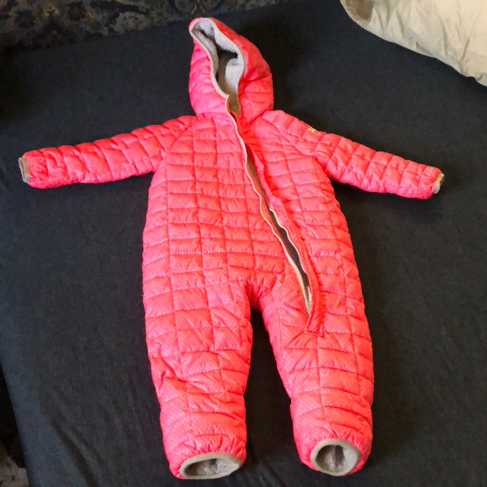 Girls puffer suit like new!